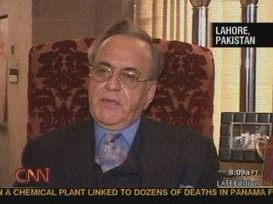 Pakistan Foreign minister Khurshid Kasuri <font face=Arial size=-2>(Source: CNN)</font>