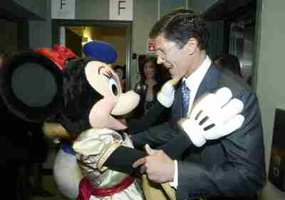 Merrill Lynch CEO John Thain meets Minnie Mouse <font face=Arial size=-2>(Source: ftalphaville.ft.com)</font>