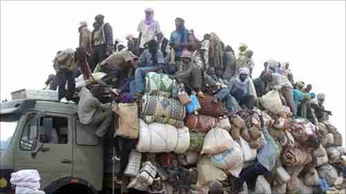 Truck carrying migrants fleeing Libya for Niger (BBC)