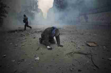 Violence in downtown Cairo on Sunday (Al-Jazeera)