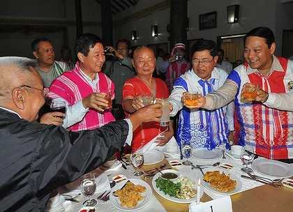  Burma's government and senior members of the Karen National Union on Thursday (AFP)