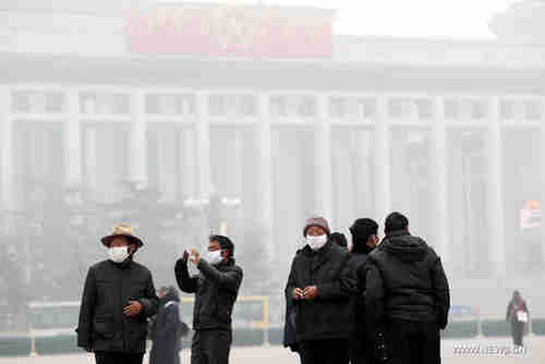 High pollution in Tiananmen Square in Beijing on Friday (china.org.cn)