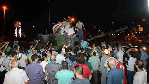 Turkish people take to streets during coup attempt (Anadolu)