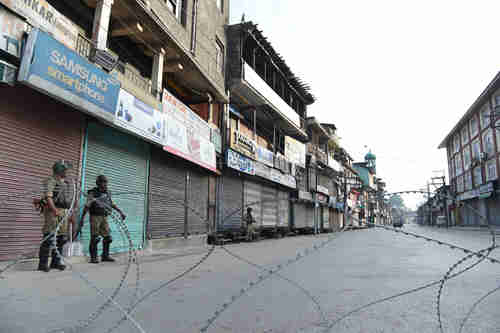 Complete shutdown of portions of Shopian district in Kashmir (PakToday)